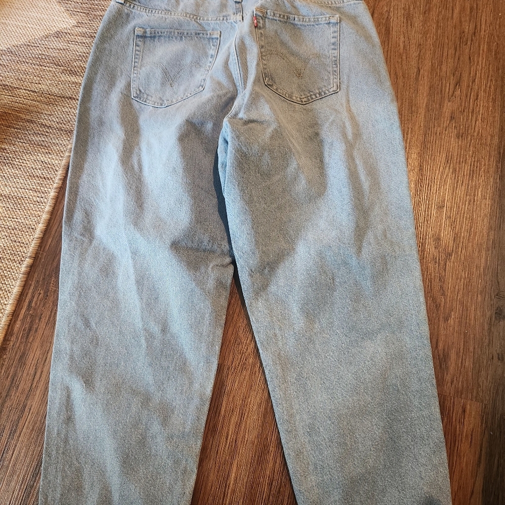 NWT Levis Mom Jeans - Picture 5 of 6